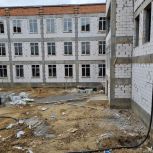 Депутаты провели мониторинг хода строительства пристройки к школе №35 в поселке Ленинкент