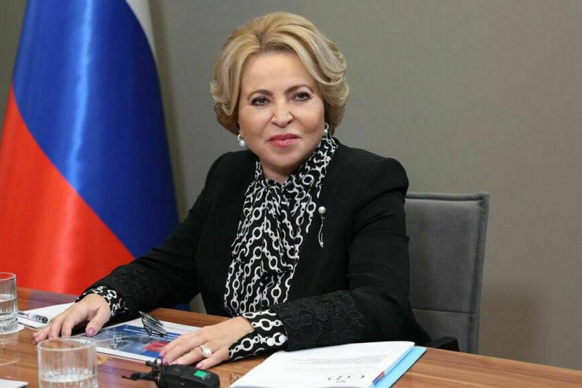 зрелая секретарша 