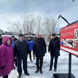 «Единая Россия» открыла в Салехарде фотовыставку, посвящённую «Диктанту Победы»