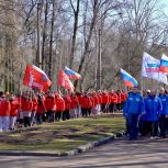 «Молодая Гвардия» и «Волонтёрская Рота» организовали в Санкт-Петербурге массовую зарядку в честь Дня космонавтики
