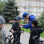 Молодогвардейцы Дагестана раздали «символ воинской славы» жителям и гостям республики