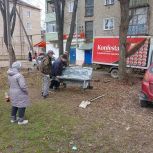 Решение вопросов: Владимир Подшивалкин установил новые скамейки для удобства жителей Касимовского округа