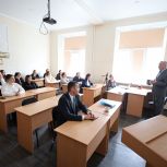 «Единая Россия» провела в Омске вебинар на тему детской профориентации