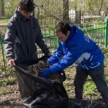 Память – храним: по региональному партпроекту единороссов «Донбасс – наш дом» в Кировском районе Макеевки прошёл субботник