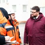 Глава Города Станислав Трофимов совместно с депутатами и активистами проверил ход восстановления городских территорий после коммунальных раскопок