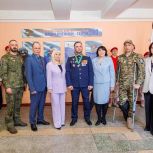В школе Магадана при участии «Единой России» появилась Стена почёта в честь выпускников — участников СВО