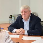 33 человека обратились к сенатору РФ Алексею Наумцу в ходе личного приема