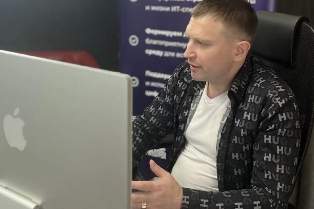 Ярослав Голуб провел заключительное занятие курса по вайб-кодингу