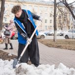 Активисты «Единой России» провели субботник в Кемерове