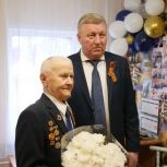 «Единая Россия» поздравила ульяновского ветерана с наступающим Днем Победы