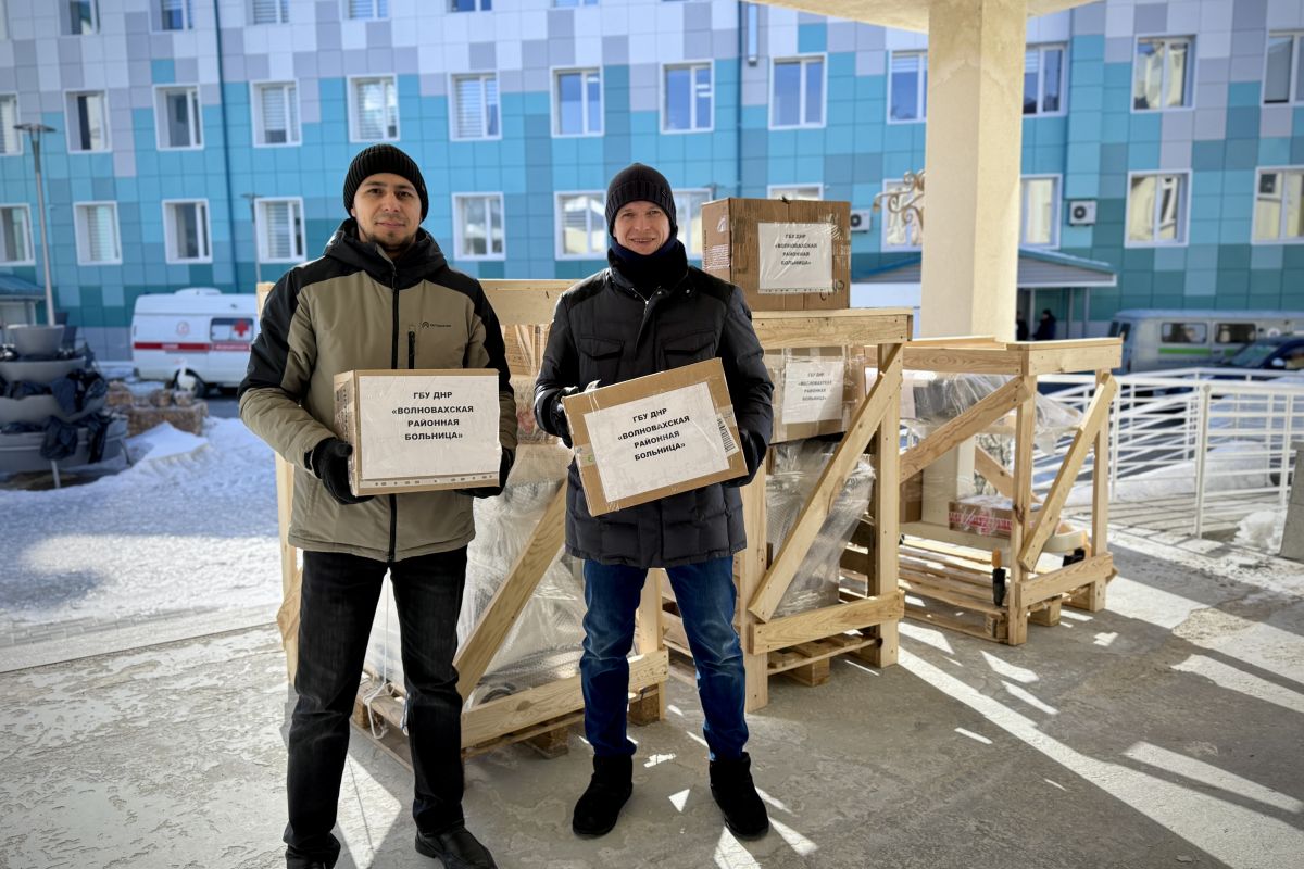 Врачи Тарко-Сале собрали более 20 единиц оборудования для больницы подшефной Волновахи