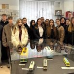 В рамках партпроекта «Моя карьера с «Единой Россией» девятиклассники побывали в электродепо Казани