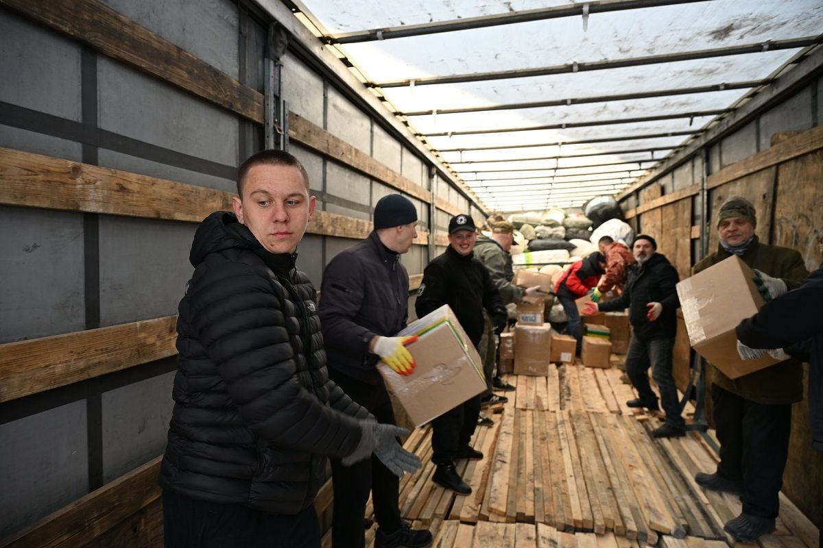 Александр Романенко: К 9 Мая наши ребята в зоне СВО получат подарки, письма детей, технику - 12 фур гуманитарного груза от земляков