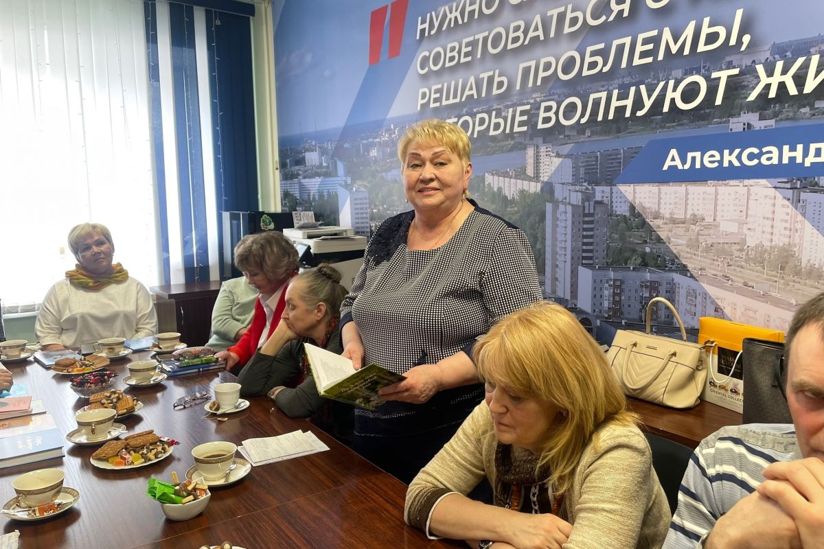 В приёмной депутата Госдумы Александра Спиридонова в Северодвинске собрались любители творчества