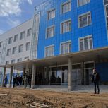 «Партийный десант» «Единой России» проконтролировал ход строительства поликлиники в Кировском районе Новосибирска