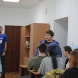 «Единая Россия» представила молодёжи Сузуна Новосибирской области проект «ПолитЗавод»