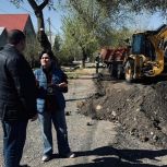 По просьбам жителей Оренбурга на улице Красногвардейской идет ремонт дороги
