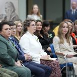 Женщины «Единой России» представили Артёму Здунову предложения в Народную программу