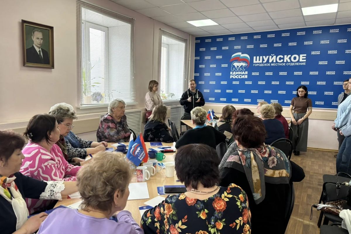 «Скорая цифровая помощь»: в Шуе обучили пожилых жителей работе с гаджетами