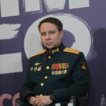 Участник СВО Эльдар Шарипов принял участие в дискуссии о роли отца в воспитании детей