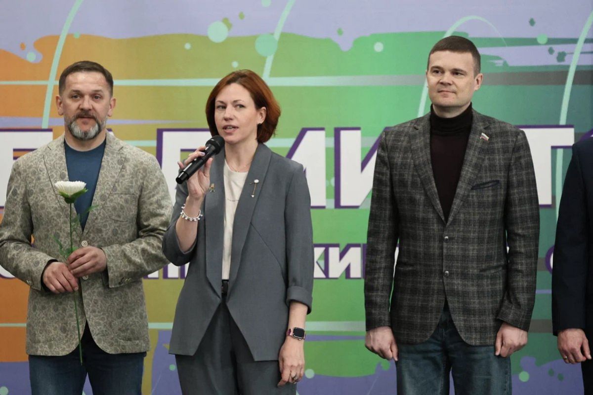В Барнауле прошли всероссийские соревнования по бадминтону, посвященные 65-летию первого полета человека в космос