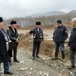 Ход строительства санаторно-лесной школы в с.п. Галашки находится под общественным и партийным контролем  