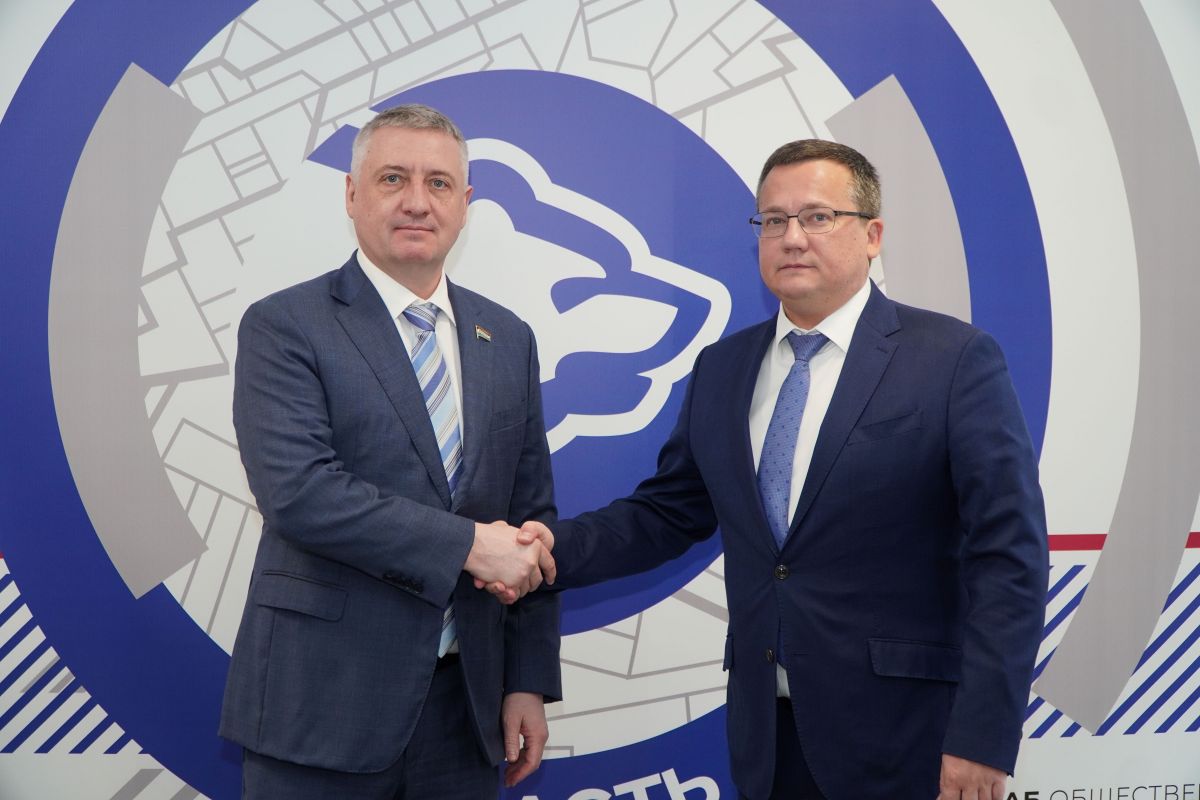 Координатор партпроекта "Чистая страна" в регионе Денис Волков  подал документы на предварительное голосование «Единой России»
