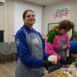 Молодогвардейцы Казани испекли куличи для военнослужащих