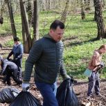«Единая Россия» провела субботники в округах Москвы