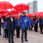 Более 300 столичных активистов приняли участие в акции ко Дню космонавтики с участием космонавта Романа Романенко