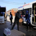 Активисты «Единой России» круглосуточно помогают в ликвидации последствий наводнения в Дагестане