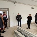 Партийный десант «Единой России» проконтролировал ход капитального ремонта школы в селе Дмитриево-Помряскино