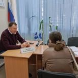 Городской депутат провёл приём граждан в Ленинском районе