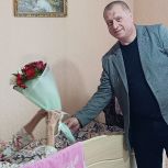 «Единая Россия» поздравила с юбилеем долгожителя Советского округа