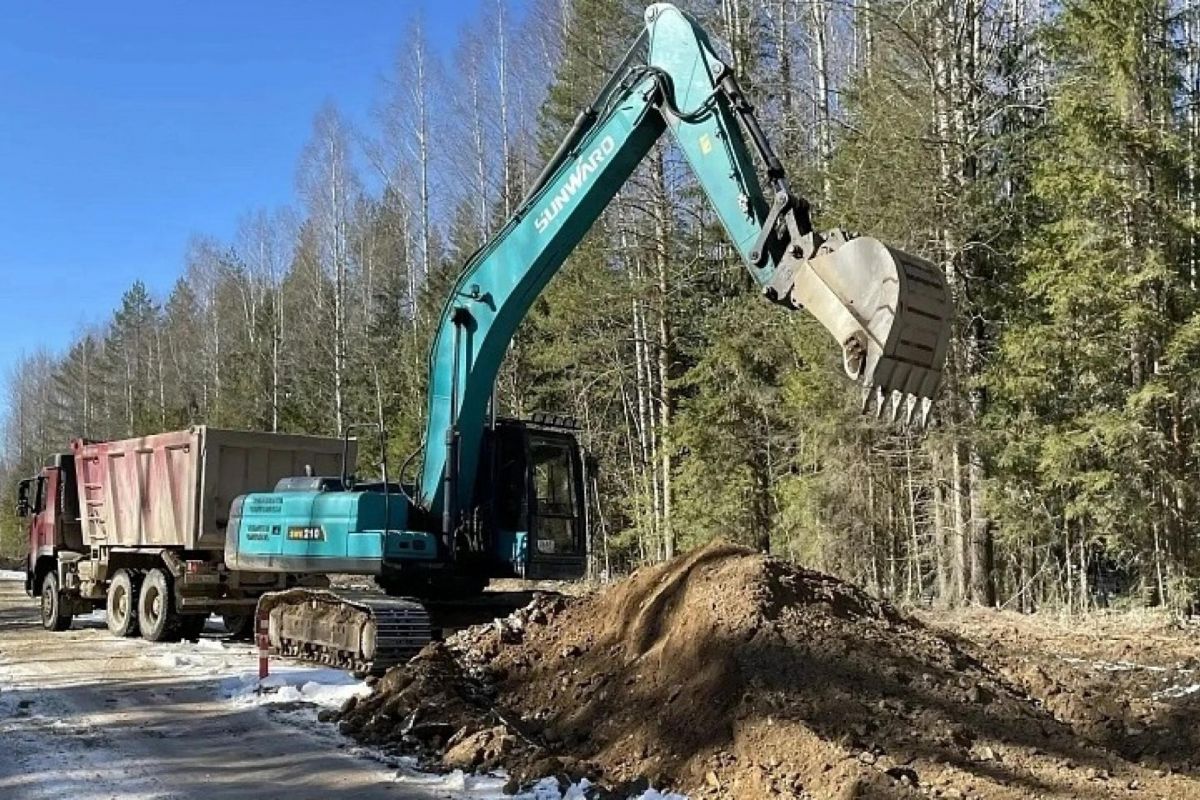 На участке капремонта автодороги Коноша – Вельск подрядчик продолжает работы по устройству земполотна