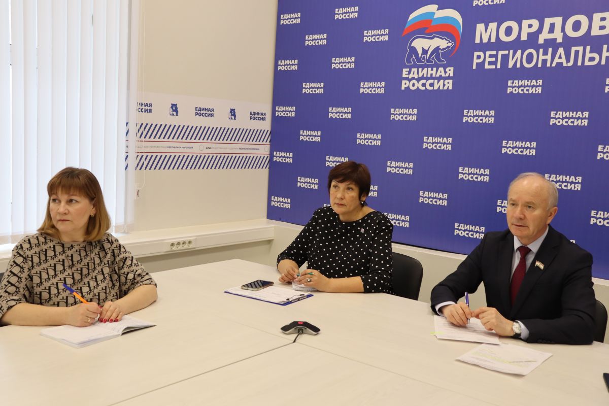 В Мордовии обсудили новые меры поддержки материнства