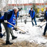 Мемориалы, парки, улицы, дворы: «Единая Россия» проводит субботники в регионах