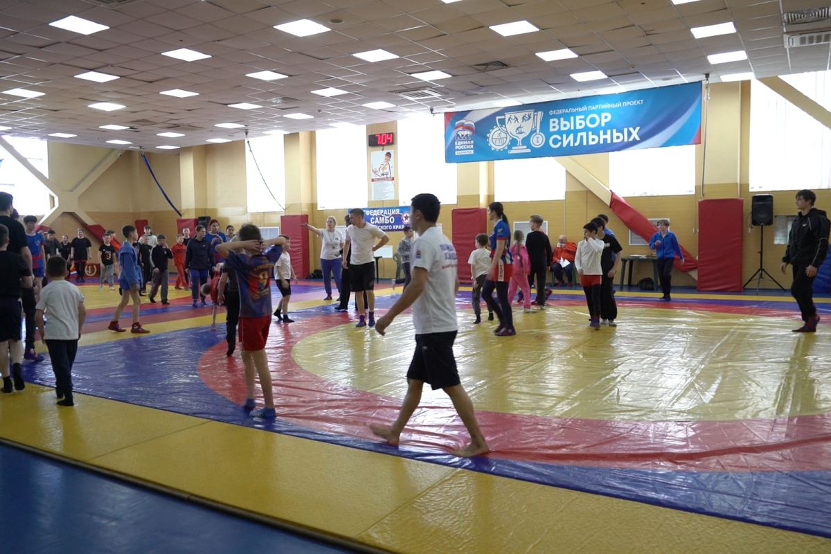 Партпроект «Выбор сильных»: в ФОКе «Звездный» восьмикратная чемпионка мира по самбо Светлана Галянт провела открытую тренировку в честь Всемирного дня здоровья