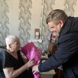 В Нязепетровске поздравили 94-летнюю труженицу тыла