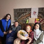 Поныровские единороссы чествовали долгожительницу