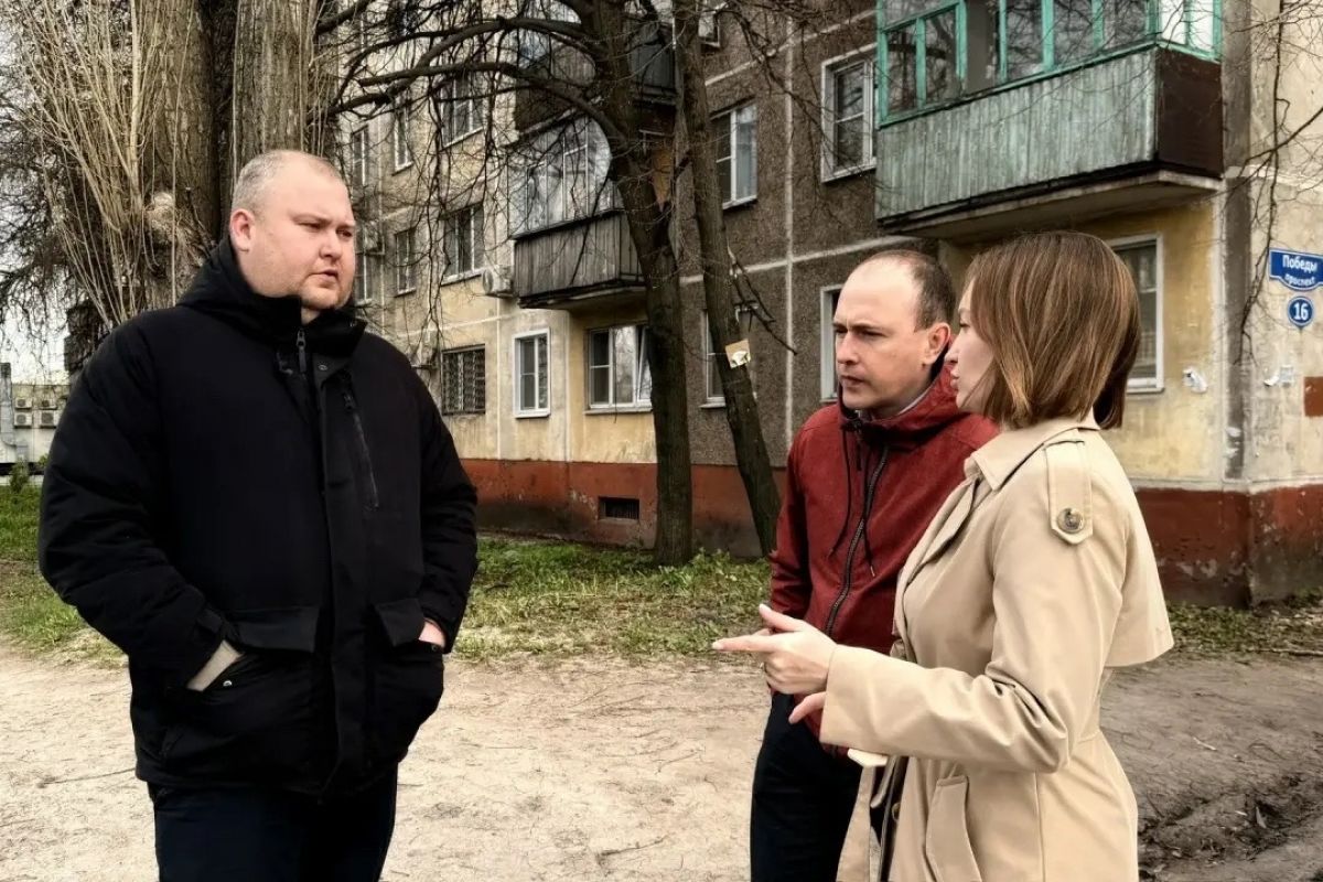 Депутат горсовета проверила, как ведутся дорожные работы на Юных Натуралистов