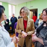 Депутат Госдумы Мария Бутина и Сенатор Екатерина Грибкова посетили Кочпонский дом социального обслуживания