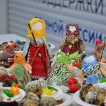 В Барнауле провели мастер-класс по изготовлению кукол-берегинь и пасхальных зайчиков