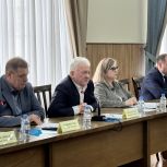 Евгений Москвичев провел встречу с представителями облсовпрофа и жителями Тракторозаводского района Волгограда