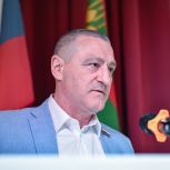 Секретарь Курганского регионального отделения Единой России, депутат Государственной Думы Александр Ильтяков посетил Целинный муниципальный округ