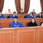 В Иркутске «Молодая Гвардия» организовала открытый диалог молодёжи с депутатом ГД РФ Александром Якубовским