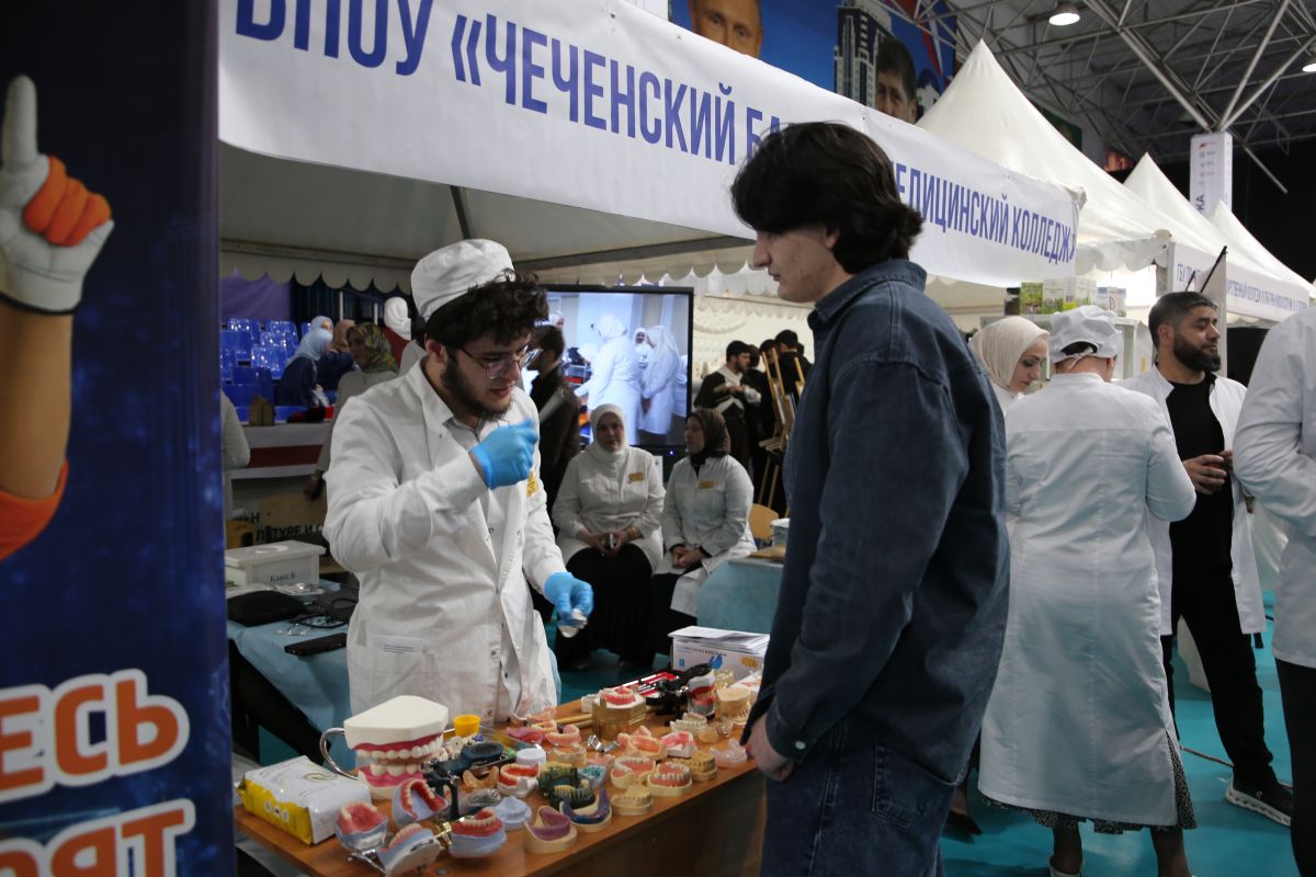 В Грозном прошла масштабная ярмарка трудоустройства «Работа России. Время возможностей»: более 4000 участников и сотни новых рабочих мест