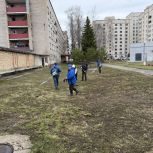 В Нижнекамске актив «Единой России» вышел на субботник