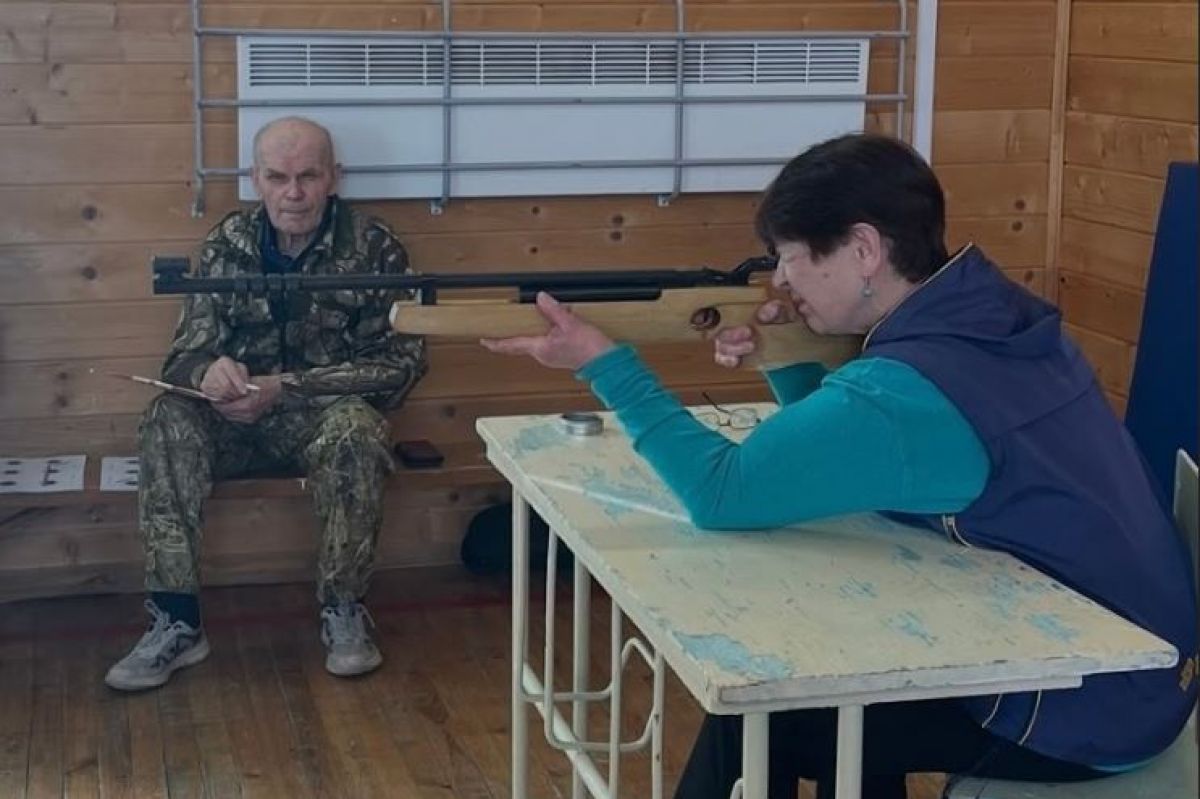 В Сямженском округе ветераны отметили День космонавтики турниром по стрельбе и дартсу