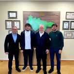 Владимир Семенов встретился с чемпионом Европы по вольной борьбе